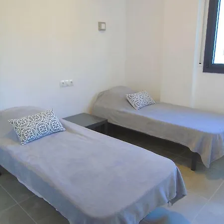 Proche Avec Piscine Roses